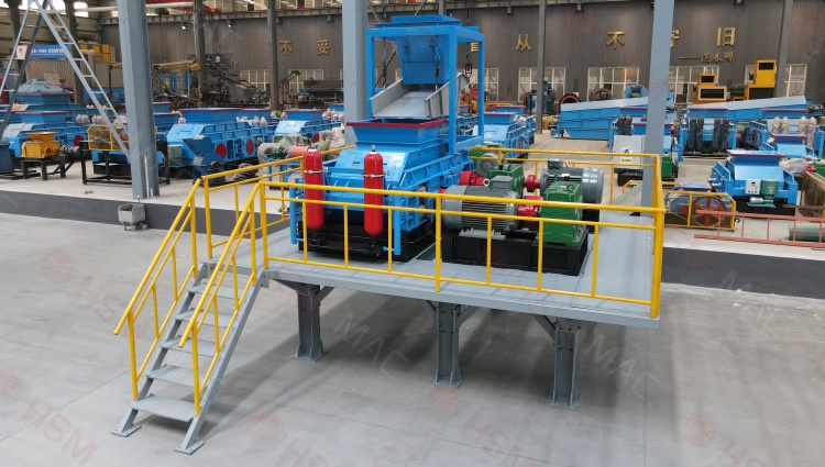 設(shè)備老舊效率低？老沙場升級改造 認(rèn)準(zhǔn)華盛銘全液壓對輥制砂機